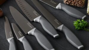 Knives (1)